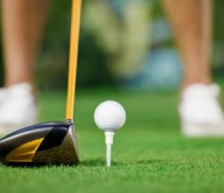 享受200洞高尔夫锦标赛高尔夫在阿拉巴马州海湾沿岸。