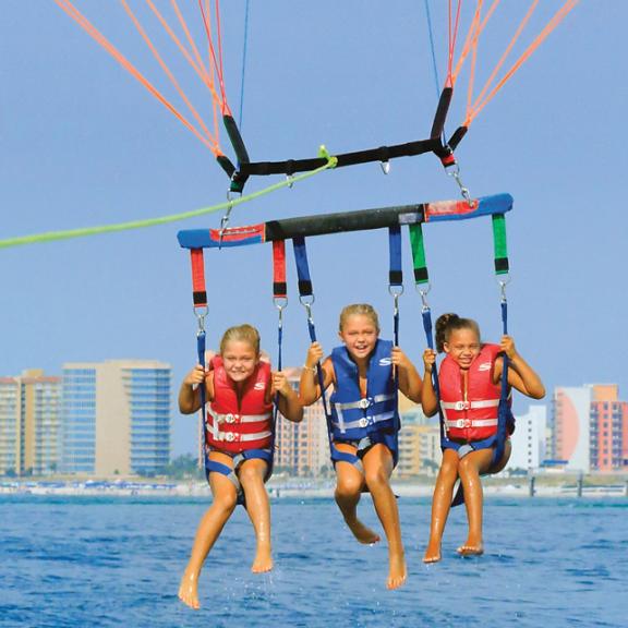 帆伞运动在阿拉巴马州的海滩